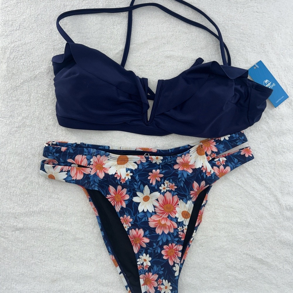 Cupshe Navy Blue Floral Bikini Set Medium NWT Solid Top Matching Floral Bottom